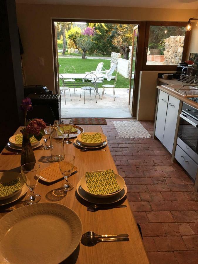 Gites "Oustaou De Bourboul" Grospierres Esterno foto